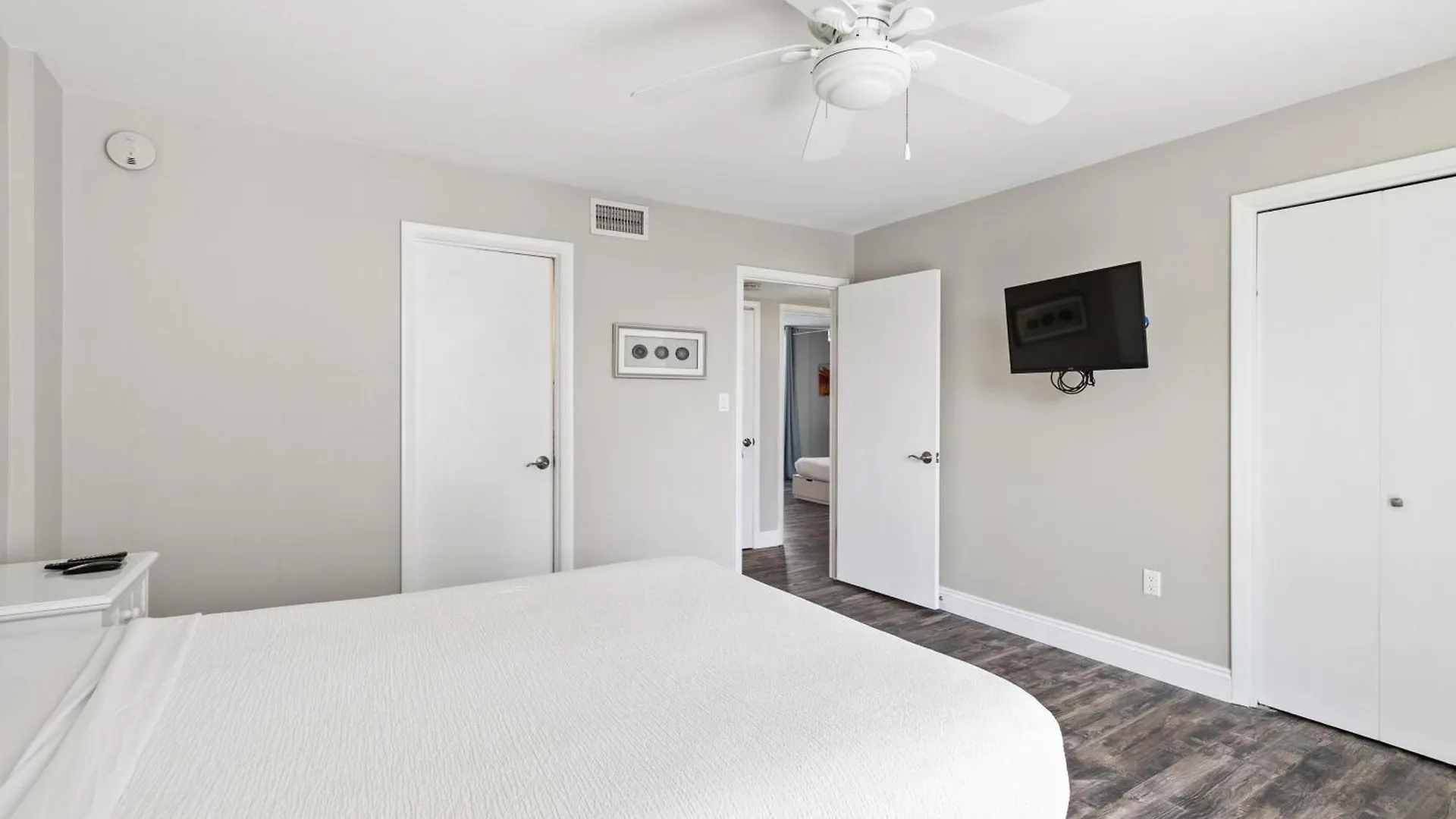 3031 Free Beach Setup 2024 Shoreline Towers Destin Holiday home