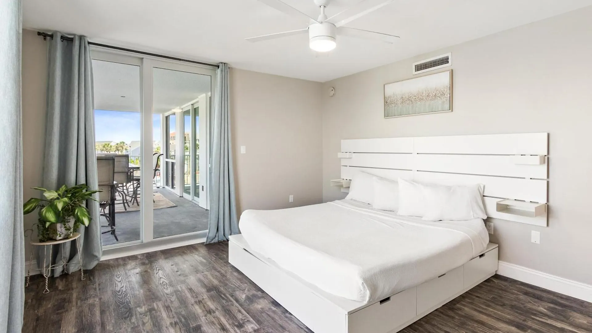 3031 Free Beach Setup 2024 Shoreline Towers Destin Holiday home