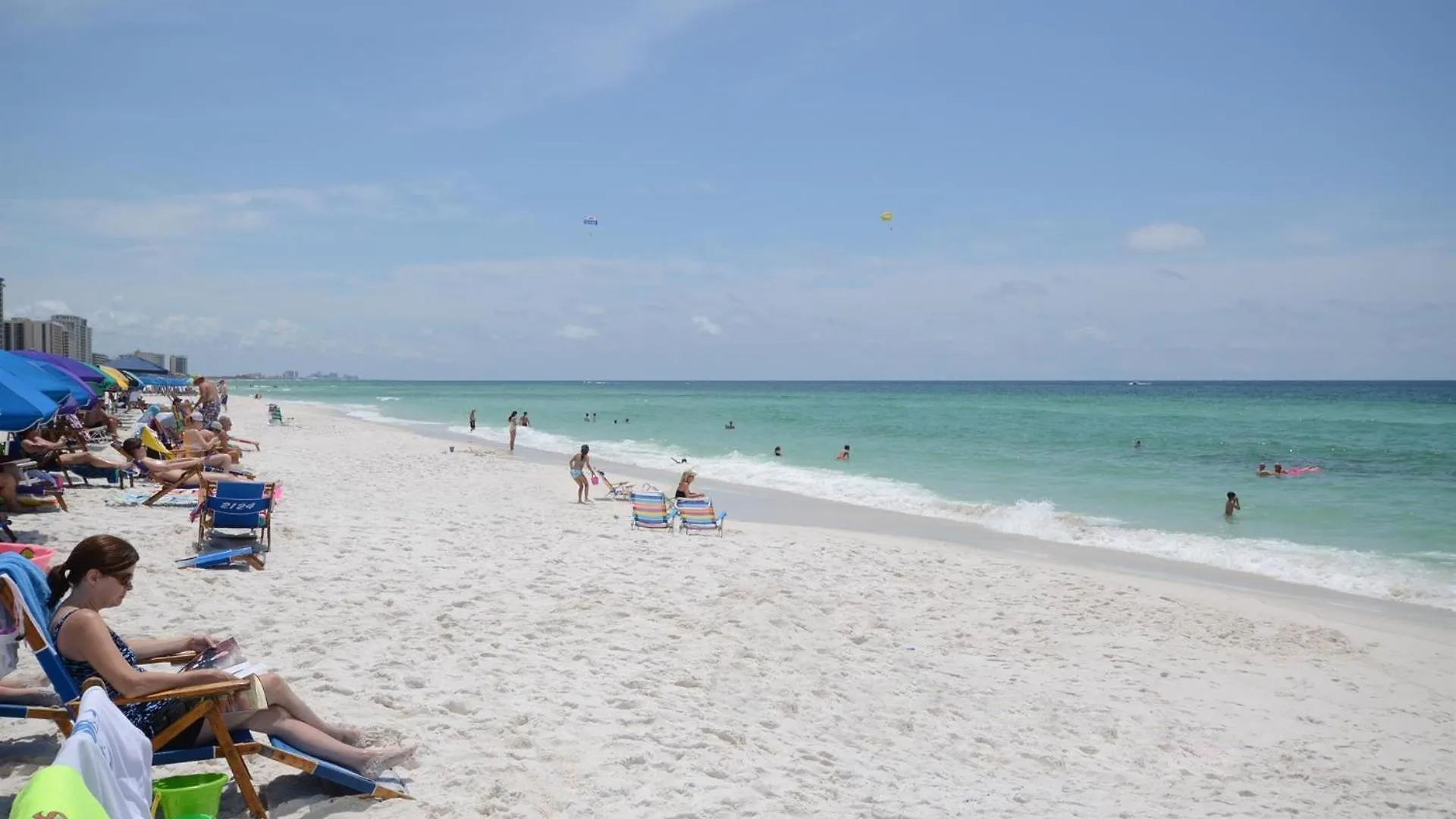3031 Free Beach Setup 2024 Shoreline Towers Destin Holiday home